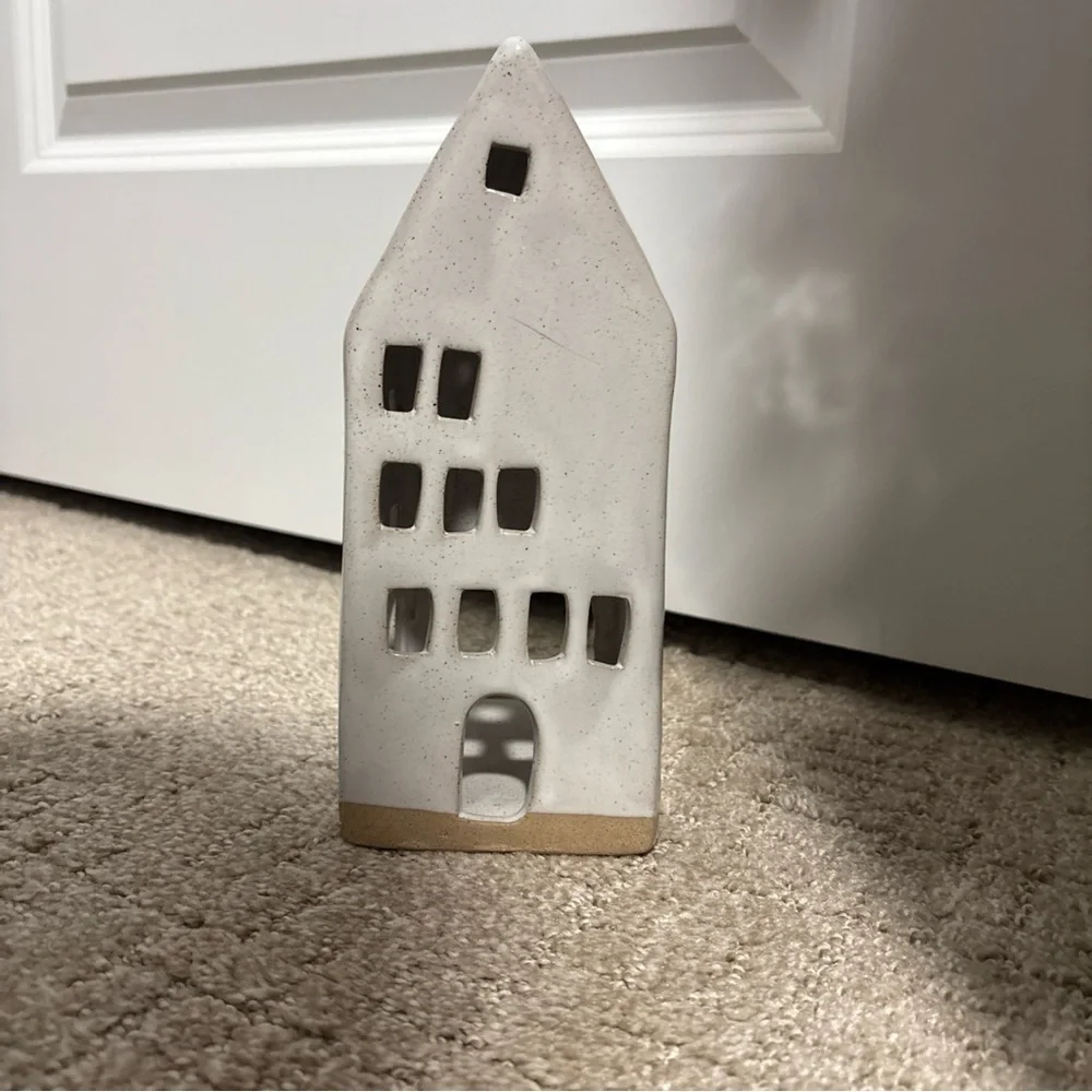 Trade Cie 8.5” Ceramic House T-light Holder Ceramic